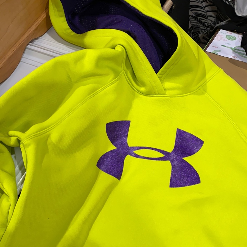 Under Armour sweatshirt